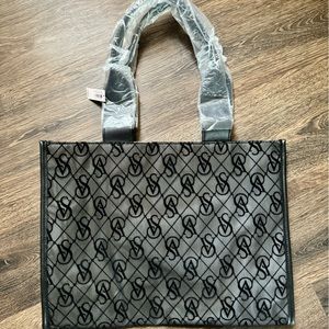 Victorias Secret Tote- perfect condition.